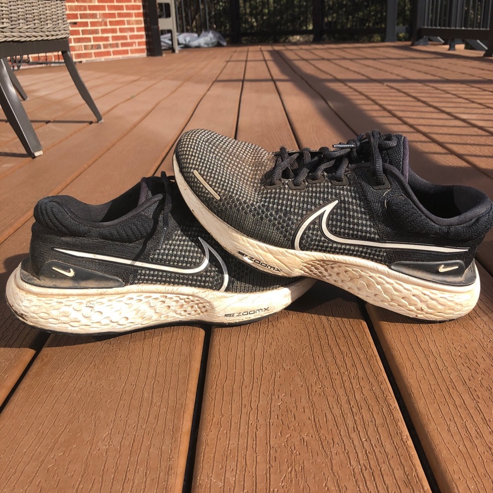 Nike Invincible Run "Black" -Size 9